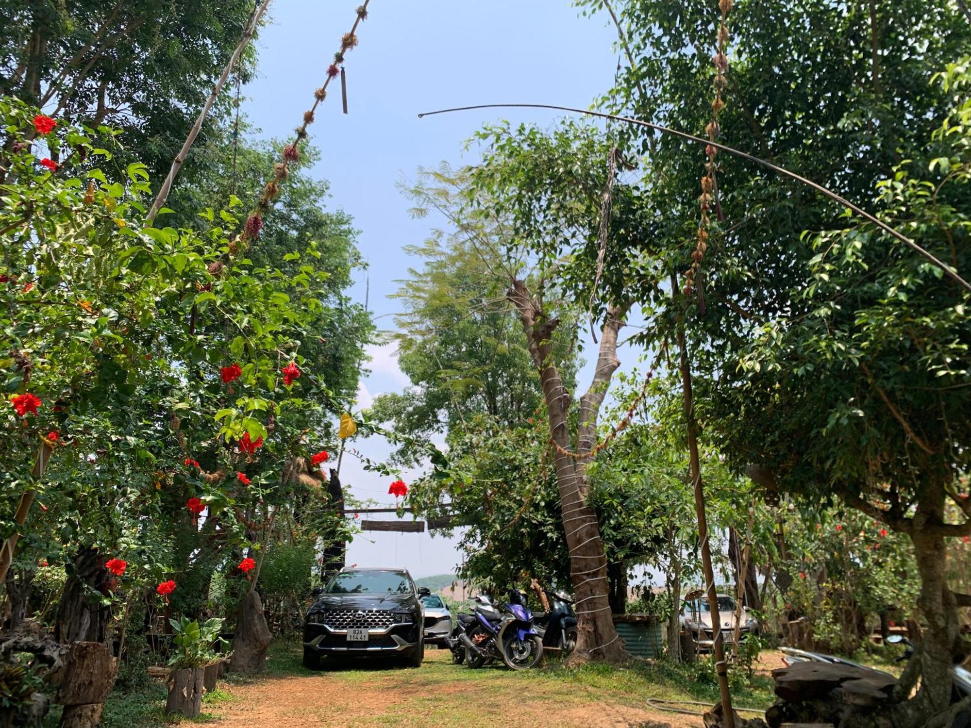 Khu Du Lich Sinh Thai, Nghi Duong Homestay Hoang Anh - Kon Xom Luh كون توم المظهر الخارجي الصورة