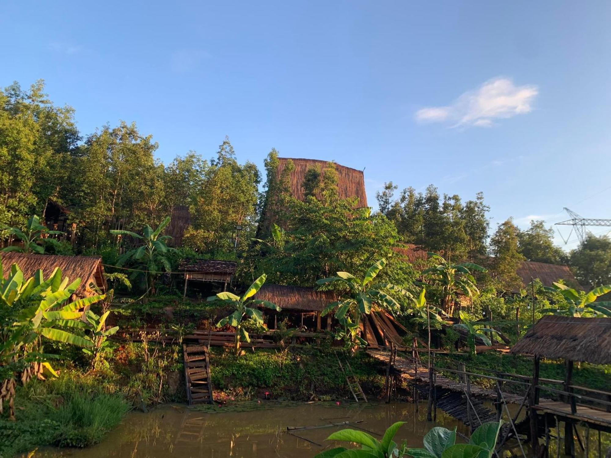 Khu Du Lich Sinh Thai, Nghi Duong Homestay Hoang Anh - Kon Xom Luh كون توم المظهر الخارجي الصورة